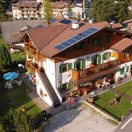 Majon Del Tisler Apartamento Canazei